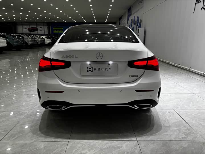 Mercedes-Benz A-Class 2025 2025款 A 200 L 时尚型