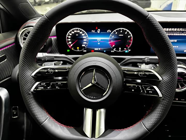 Mercedes-Benz A-Class 2025 2025款 A 200 L 时尚型