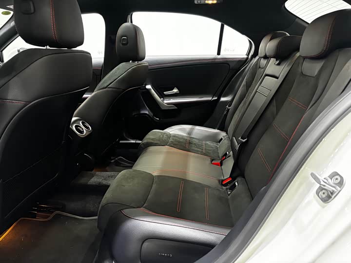 Mercedes-Benz A-Class 2025 2025款 A 200 L 时尚型