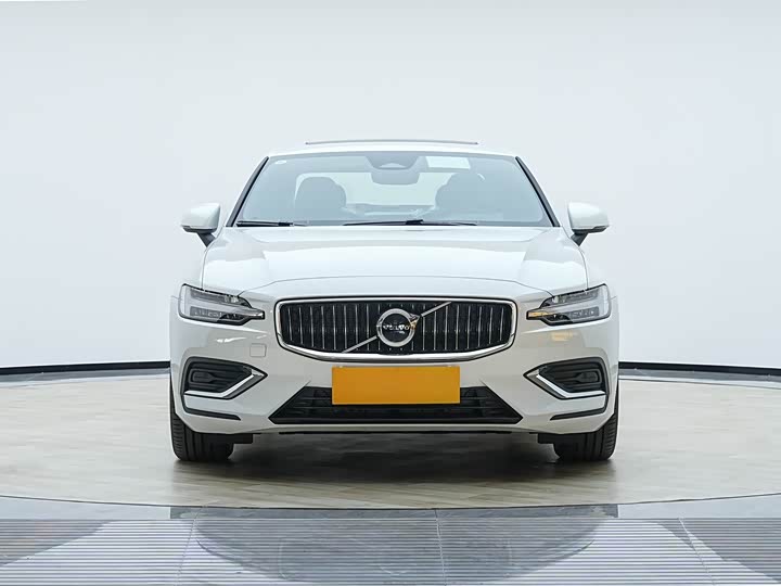 Volvo S60 2026 2026款 B4 智逸豪华版