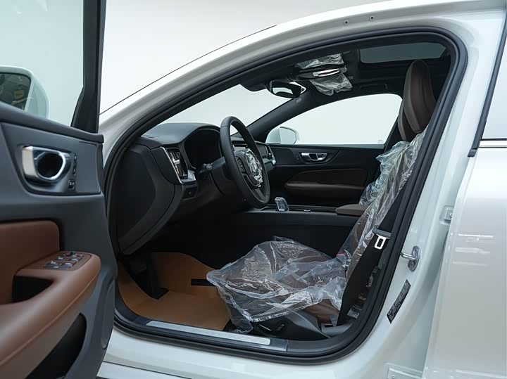 Volvo S60 2026 2026款 B4 智逸豪华版