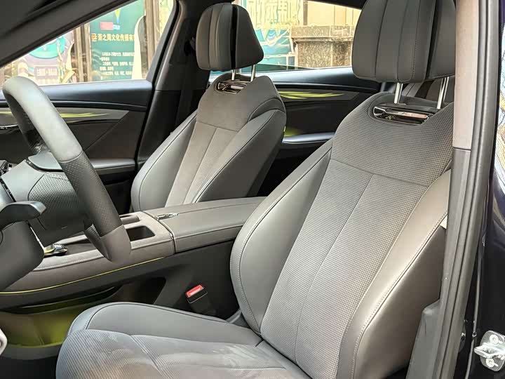 Voyah Passion 2024 2024款 PHEV 四驱超长续航旗舰版