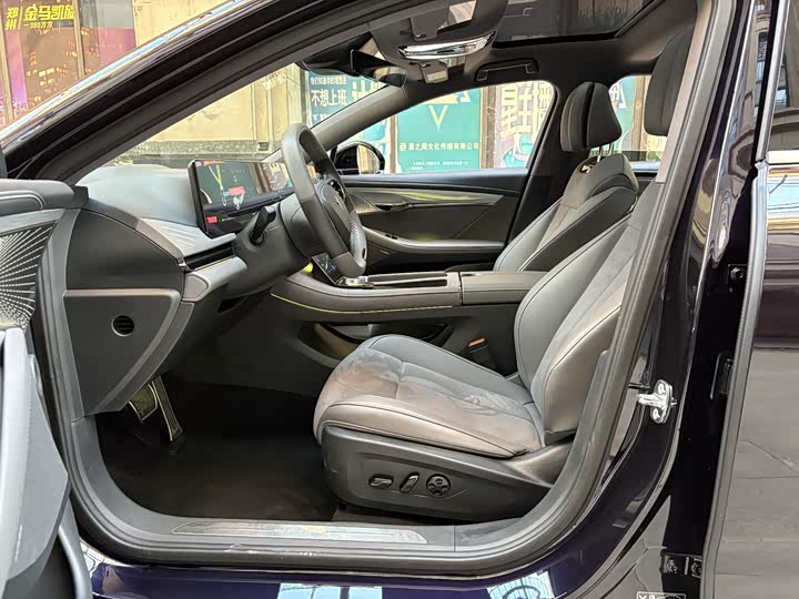 Voyah Passion 2024 2024款 PHEV 四驱超长续航旗舰版