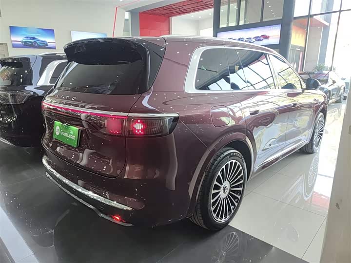 Aito M8 2025 2025款 增程 Ultra版 53.4kWh 5座版