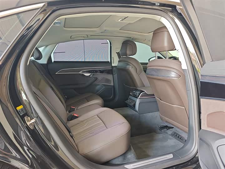 Audi A8 2025 2025款 A8L 45 TFSI quattro 豪华型