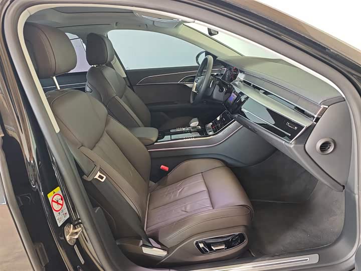 Audi A8 2025 2025款 A8L 45 TFSI quattro 豪华型