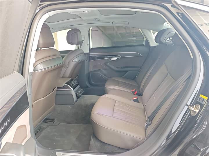 Audi A8 2025 2025款 A8L 45 TFSI quattro 豪华型