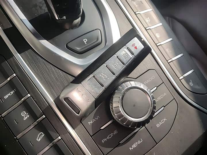 Wey VV6 2021 2021款 2.0T 两驱智护+