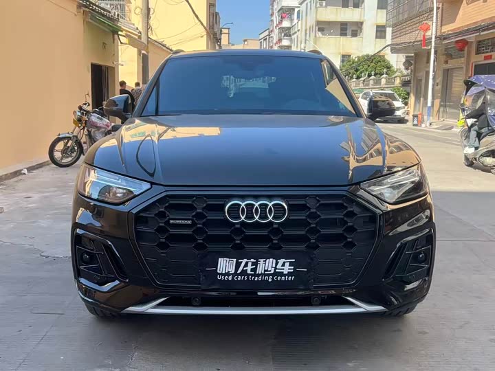 Audi Q5L 2025 2025款 45周年典藏版 40 TFSI 豪华动感型
