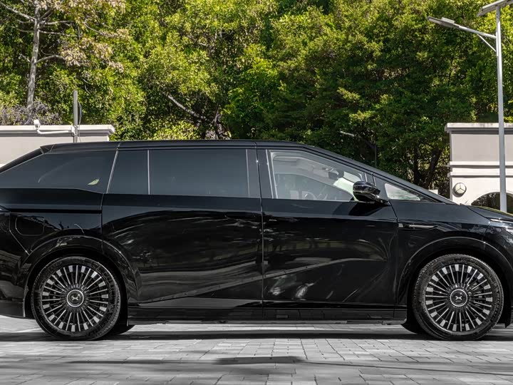 XPeng X9 2025 2025款 纯电 650长续航 Max