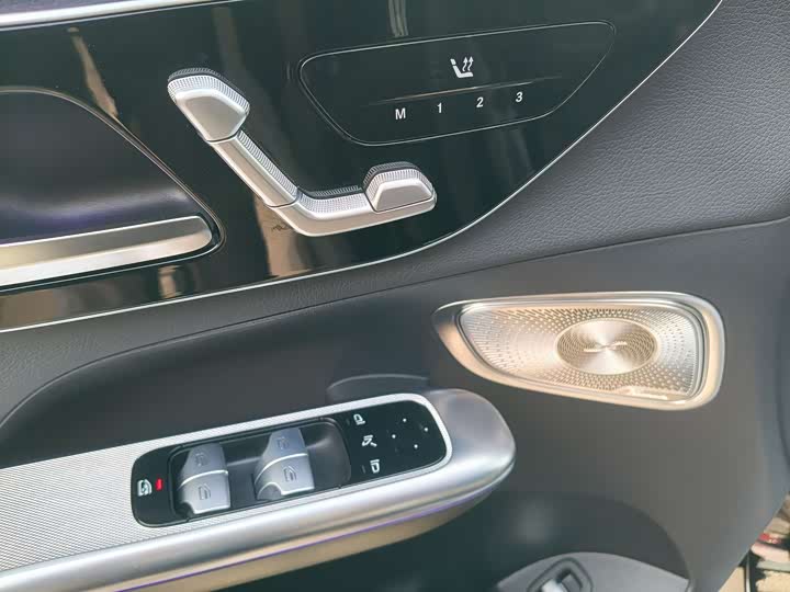 Mercedes-Benz GLC-Class Coupe 2024 2024款 GLC 300 4MATIC 轿跑SUV