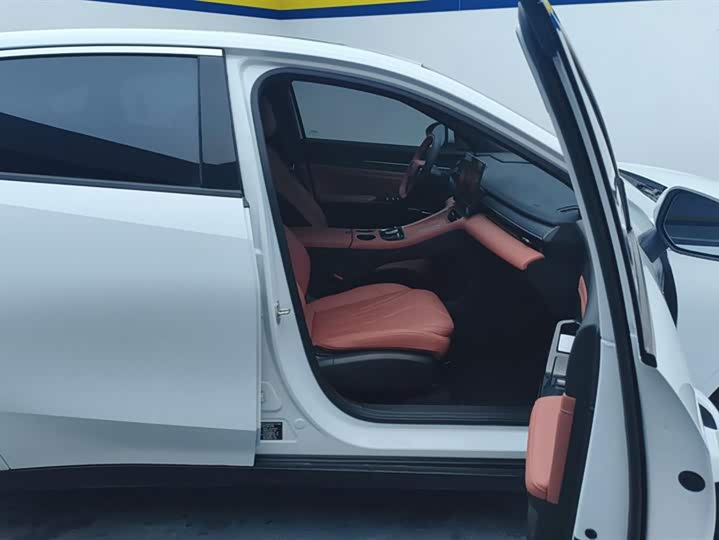 Geely Galaxy L6 2025 2025款 EM-i 140km 探索+版