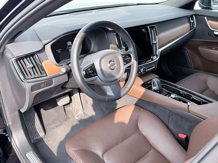 Volvo S90 2025 2025款 B5 智逸豪华版
