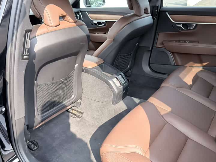 Volvo S90 2025 2025款 B5 智逸豪华版