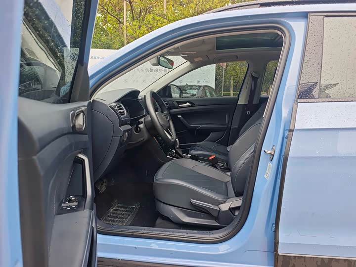 Volkswagen Tharu 2025 2025款 新锐 300TSI 锐享版
