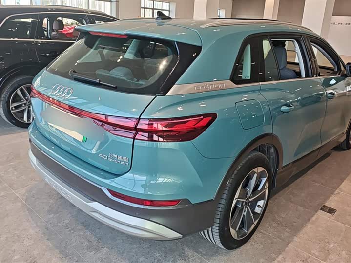 Audi Q5 e-tron 2022 2022款 40 e-tron 星耀型 锦衣套装