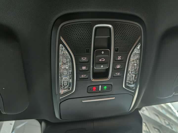 GAC Trumpchi GS8 2025 2025款 领航系列 2.0TGDI 两驱豪华版 5座