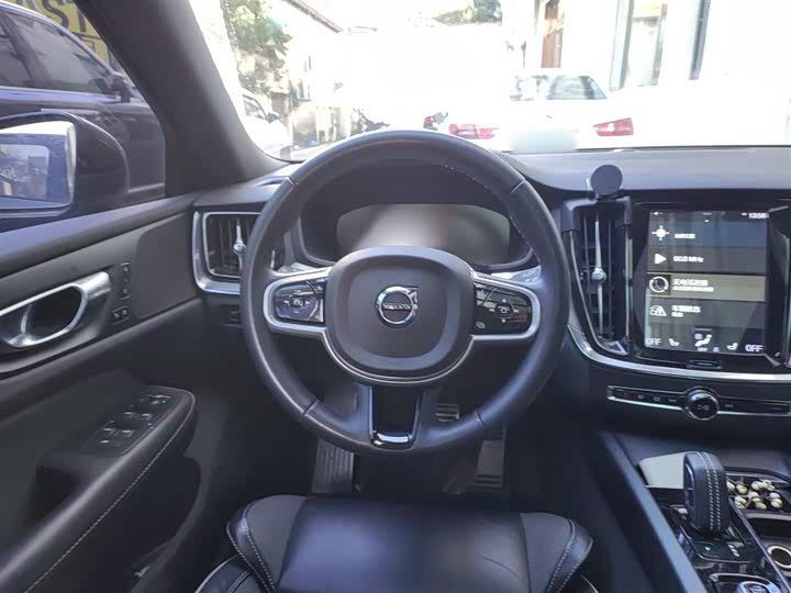 Volvo V60 2022 2022款 B5 智远运动版