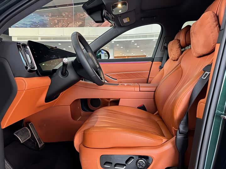 Aito M8 2025 2025款 增程 Ultra版 53.4kWh 6座版