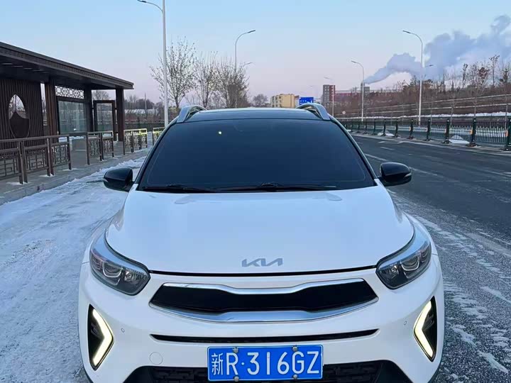 Kia KX1 2021 2021款 1.4L CVT趣享天窗款