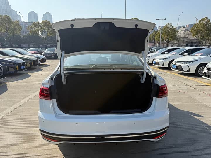 Volkswagen Bora 2025 2025款 200TSI DSG悦行导航版