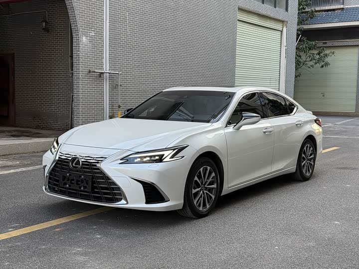 Lexus ES 2025 2025款 300h 臻享版