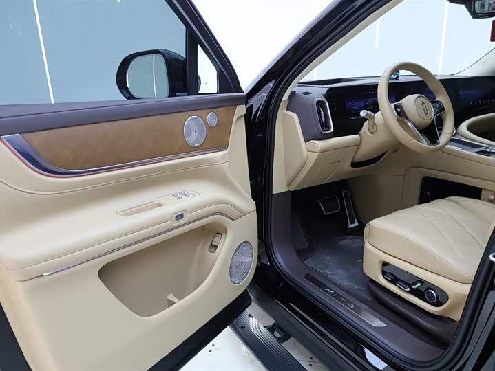 Aito M9 2025 2025款 增程 Ultra版 52kWh 5座版