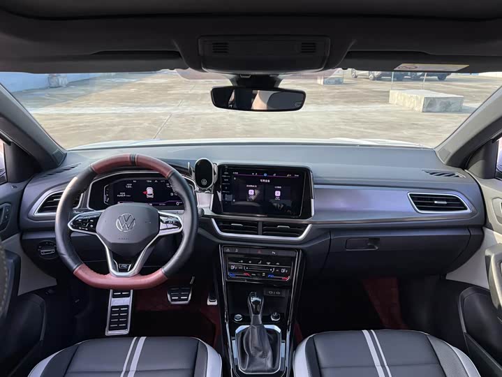 Volkswagen T-Roc 2023 2023款 300TSI DSG两驱辰光版