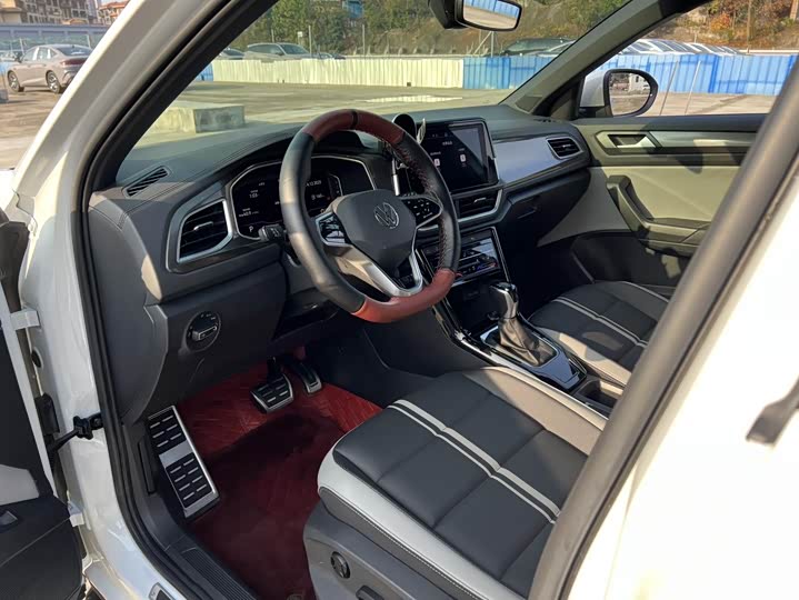 Volkswagen T-Roc 2023 2023款 300TSI DSG两驱辰光版