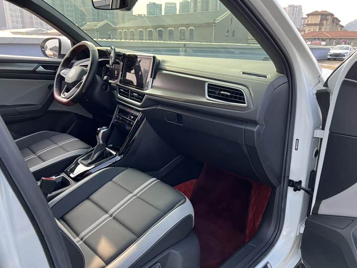 Volkswagen T-Roc 2023 2023款 300TSI DSG两驱辰光版