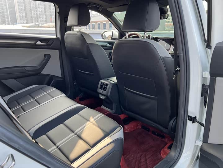 Volkswagen T-Roc 2023 2023款 300TSI DSG两驱辰光版