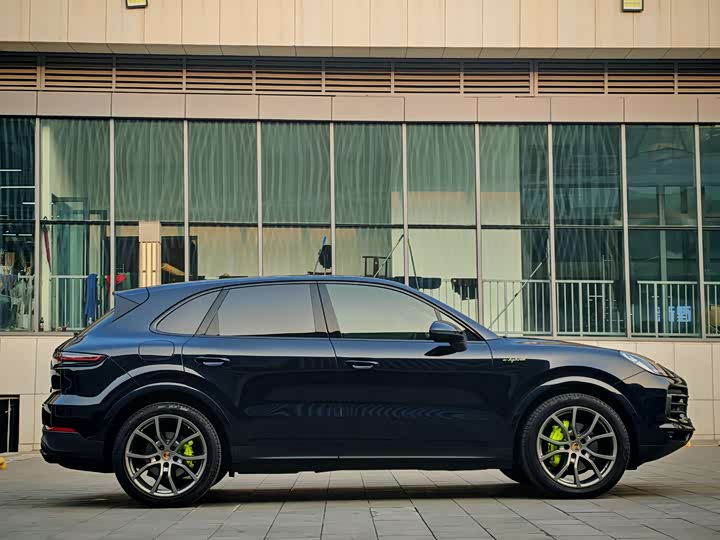 Porsche Cayenne Hybrid 2023 2023款 Cayenne E-Hybrid 2.0T 铂金版