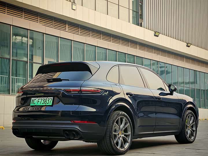 Porsche Cayenne Hybrid 2023 2023款 Cayenne E-Hybrid 2.0T 铂金版