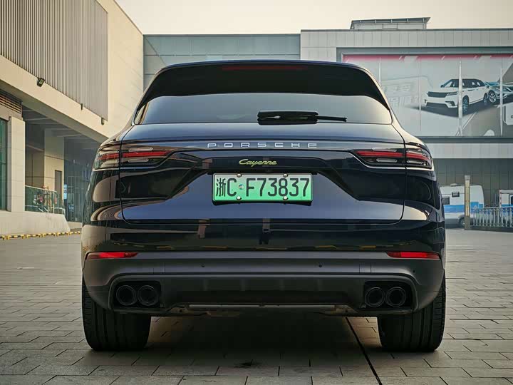 Porsche Cayenne Hybrid 2023 2023款 Cayenne E-Hybrid 2.0T 铂金版