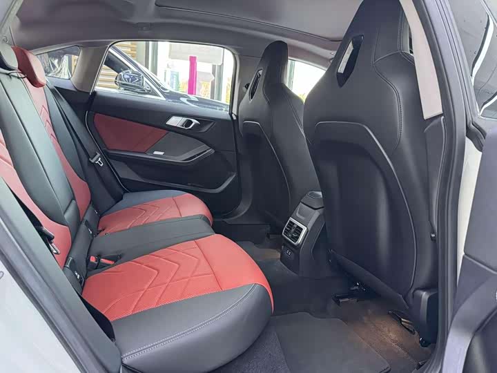 BMW 2 Series 2025 2025款 225L M运动曜夜套装