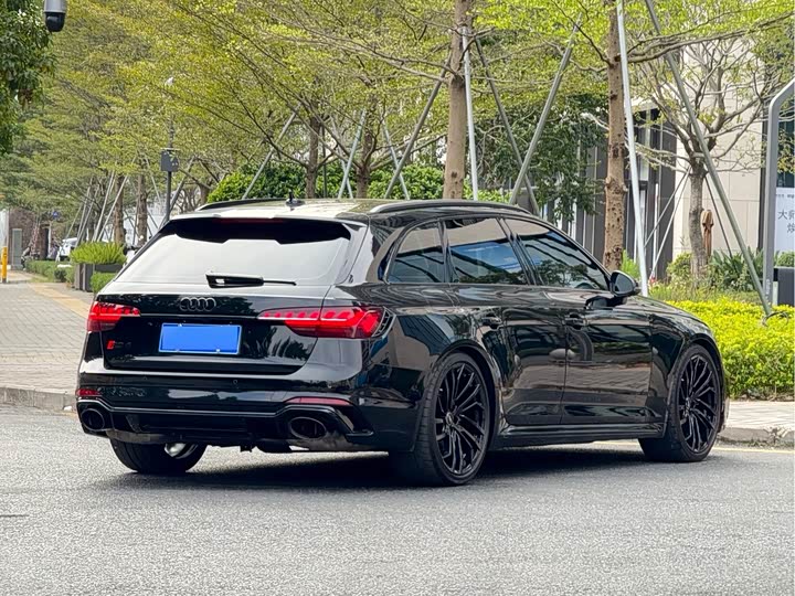 Audi RS 4 2022 2022款 RS4 Avant 暗金版