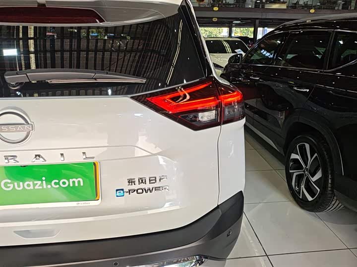 Nissan X-Trail 2023 2023款 e-POWER 超混双电机四驱豪华版