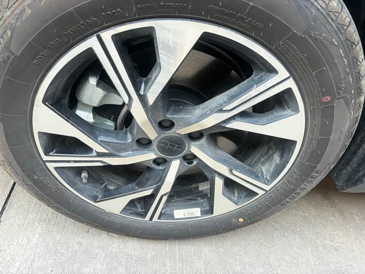 Geely Galaxy L7 2025 2025款 EM-i 115km 远航版