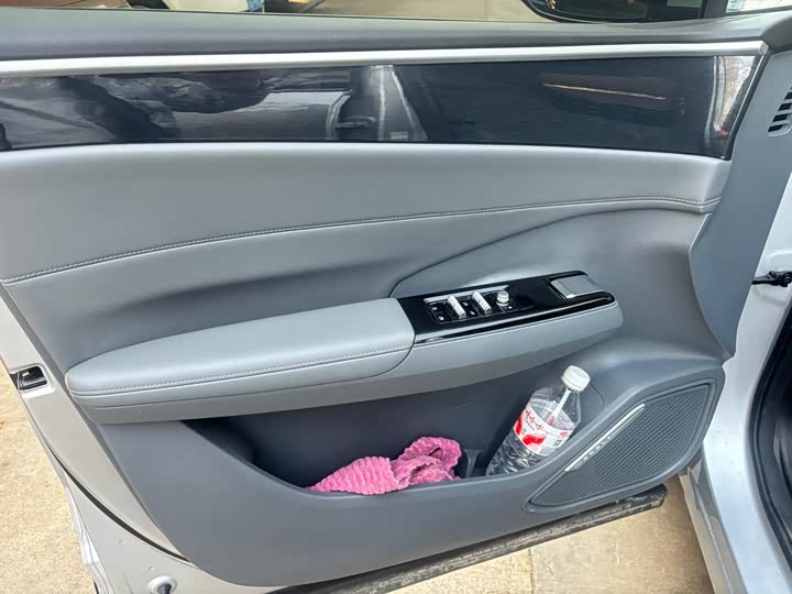 Geely Galaxy L7 2025 2025款 EM-i 115km 远航版