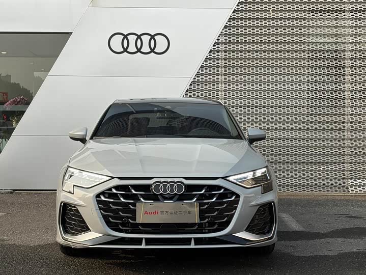 Audi A3 2025 2025款 A3L Limousine 35TFSI 飞驰尊享型