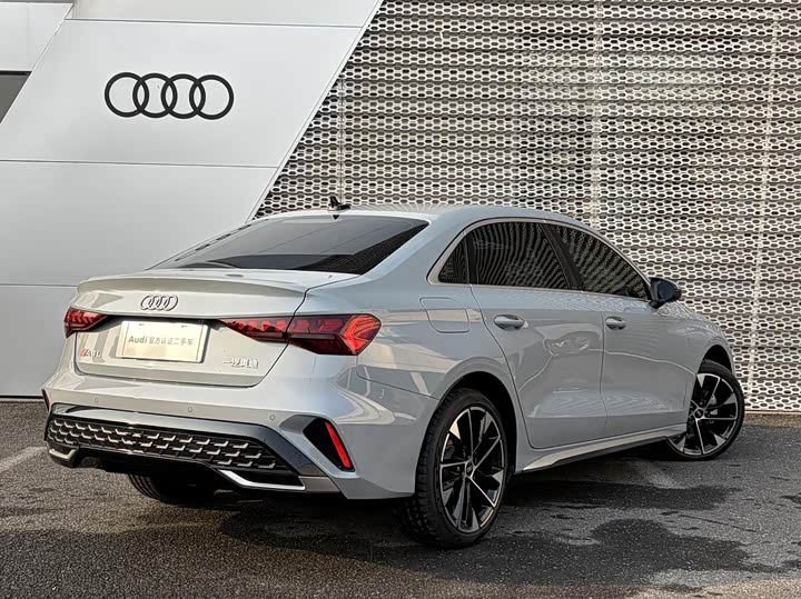 Audi A3 2025 2025款 A3L Limousine 35TFSI 飞驰尊享型