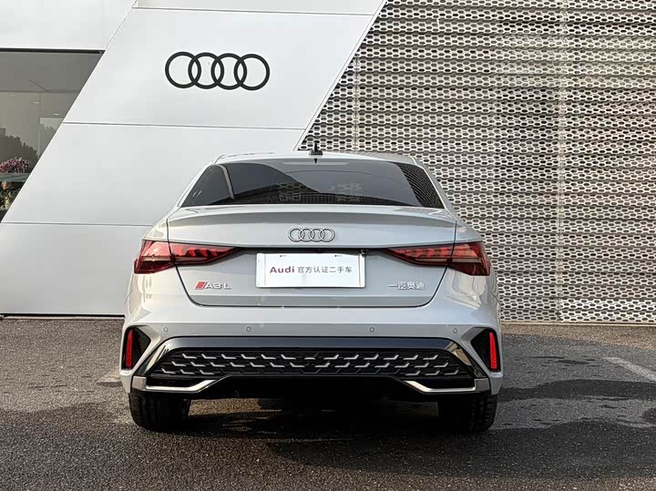 Audi A3 2025 2025款 A3L Limousine 35TFSI 飞驰尊享型