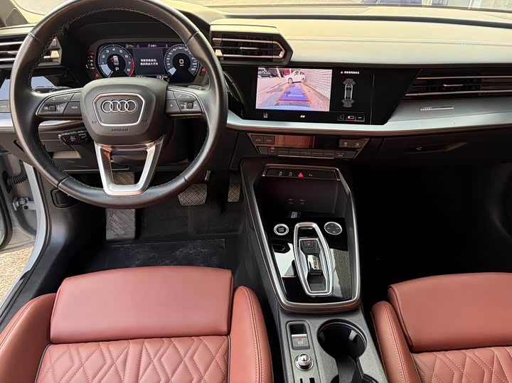Audi A3 2025 2025款 A3L Limousine 35TFSI 飞驰尊享型