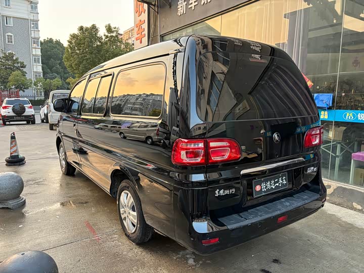 Dongfeng Forthing Lingzhi M5 2024 2024款 M5L 1.5T 手动基本型 7座