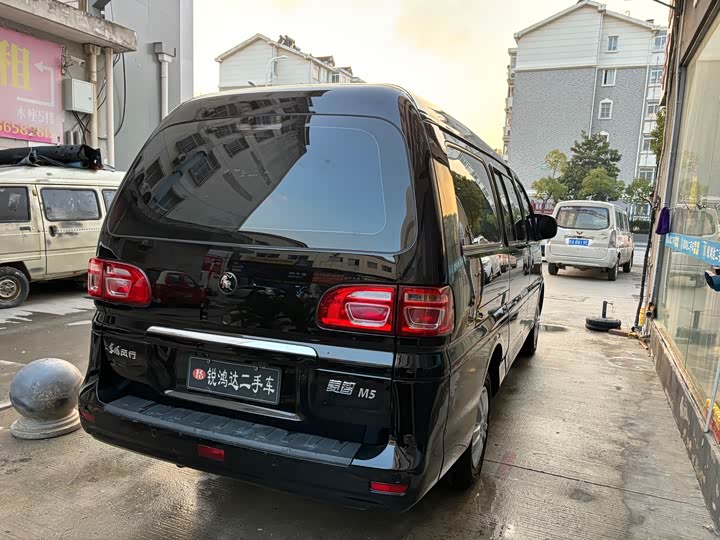 Dongfeng Forthing Lingzhi M5 2024 2024款 M5L 1.5T 手动基本型 7座