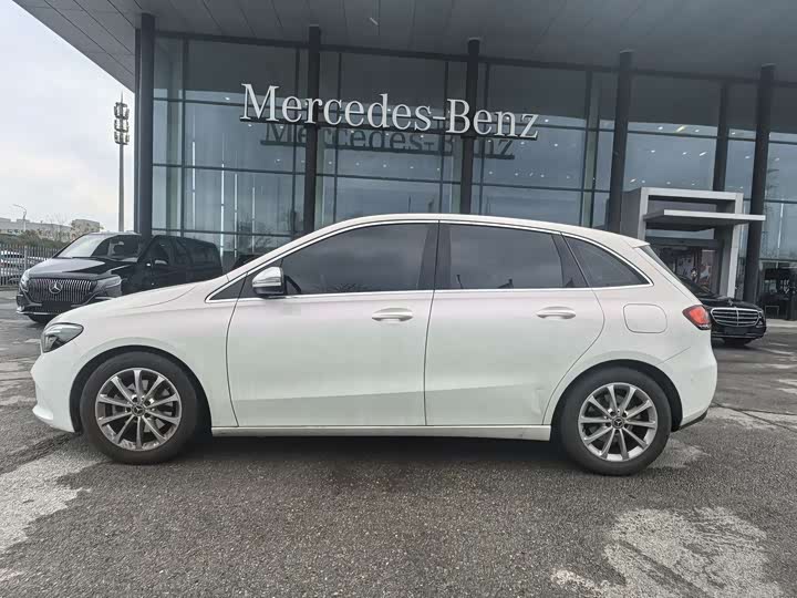 Mercedes-Benz B-Class 2022 2022款 B 200 时尚型