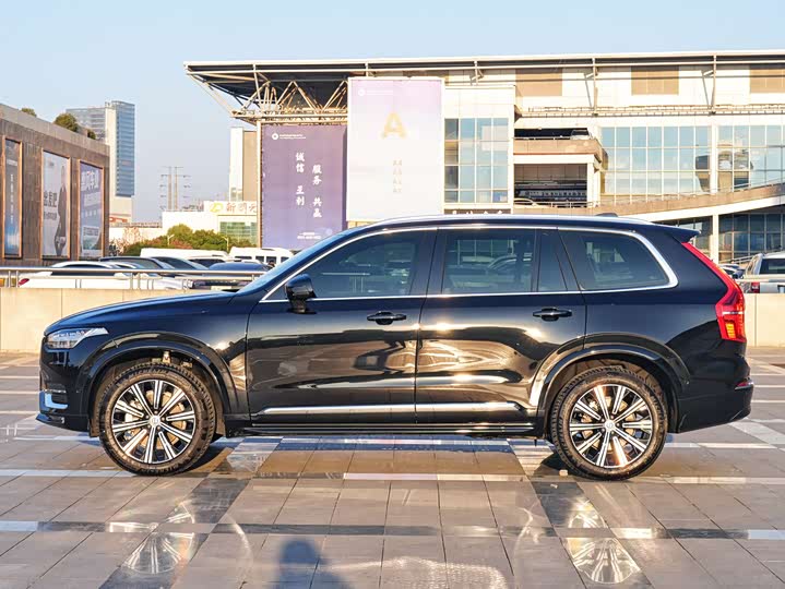 Volvo XC90 2025 2025款 B6 智逸豪华版 7座