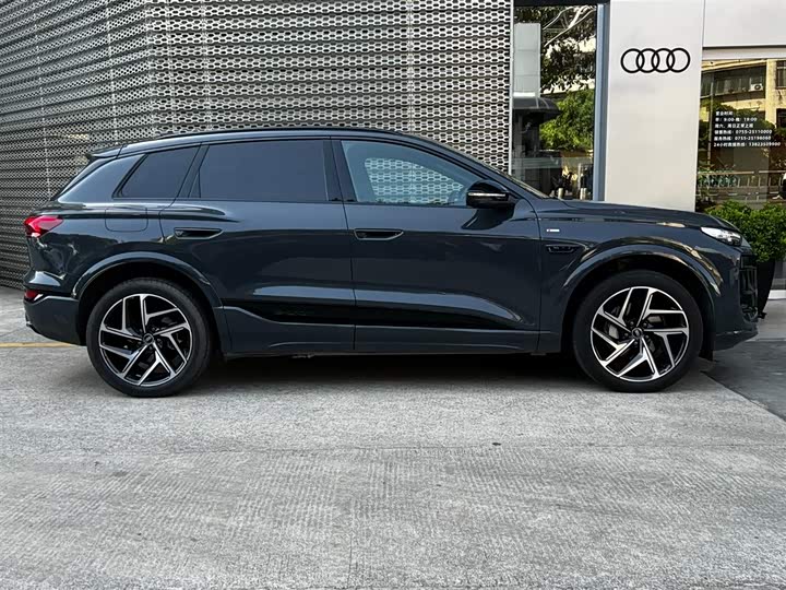 Audi Q6L e-tron 2026 2026款 首发领航版