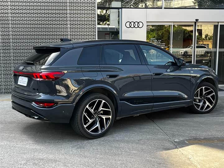 Audi Q6L e-tron 2026 2026款 首发领航版