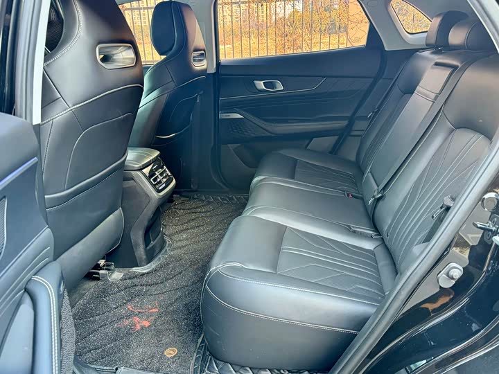 Changan UNI-K 2023 2023款 2.0T 两驱悦享型